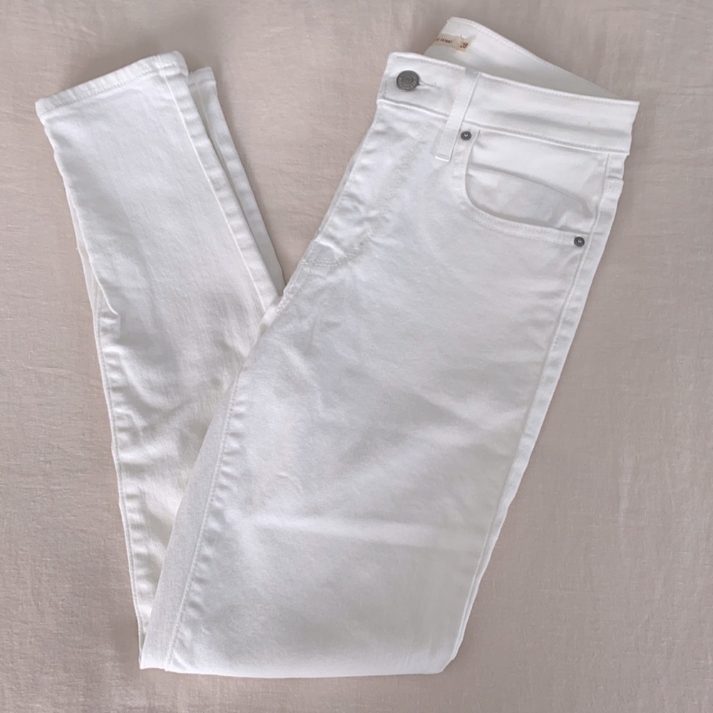 Levi’s 721 high rise skinny white jeans